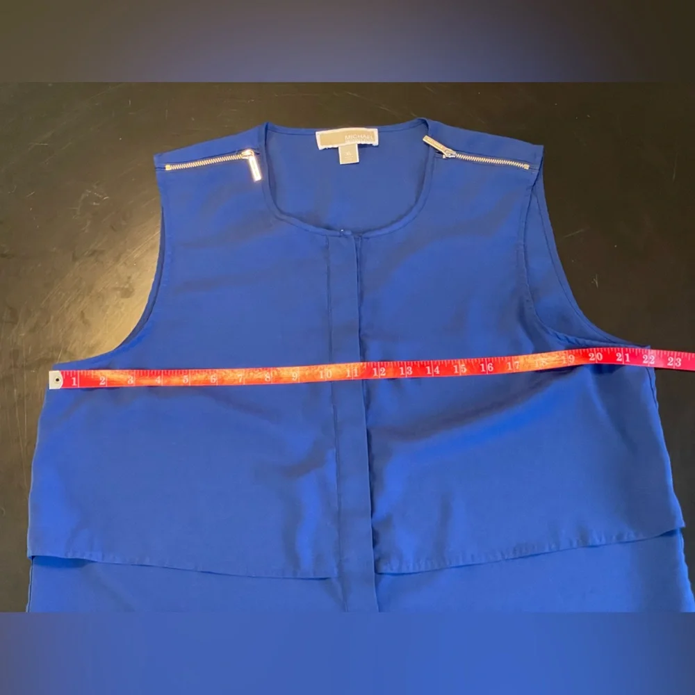☀️2/$20 Michael Kors Blue Sleeveless Boxy Blouse w Zipper Shoulder Design | EUC